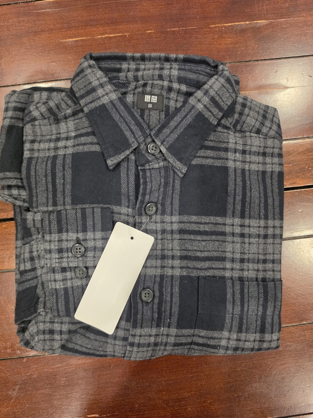 Uniqlo Men's Dark Navy & Gray Plaid Button-Down Shirt